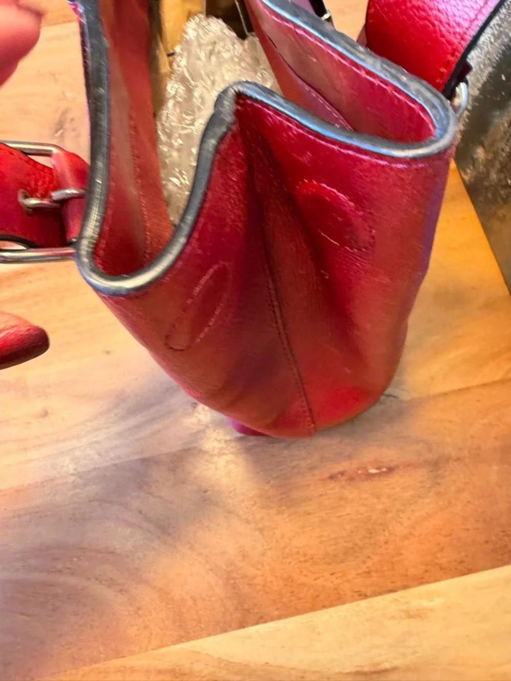 Wilson’s Leather office siren Y2K style red leather shoulder bag silver (GUC) - Picture 12 of 17